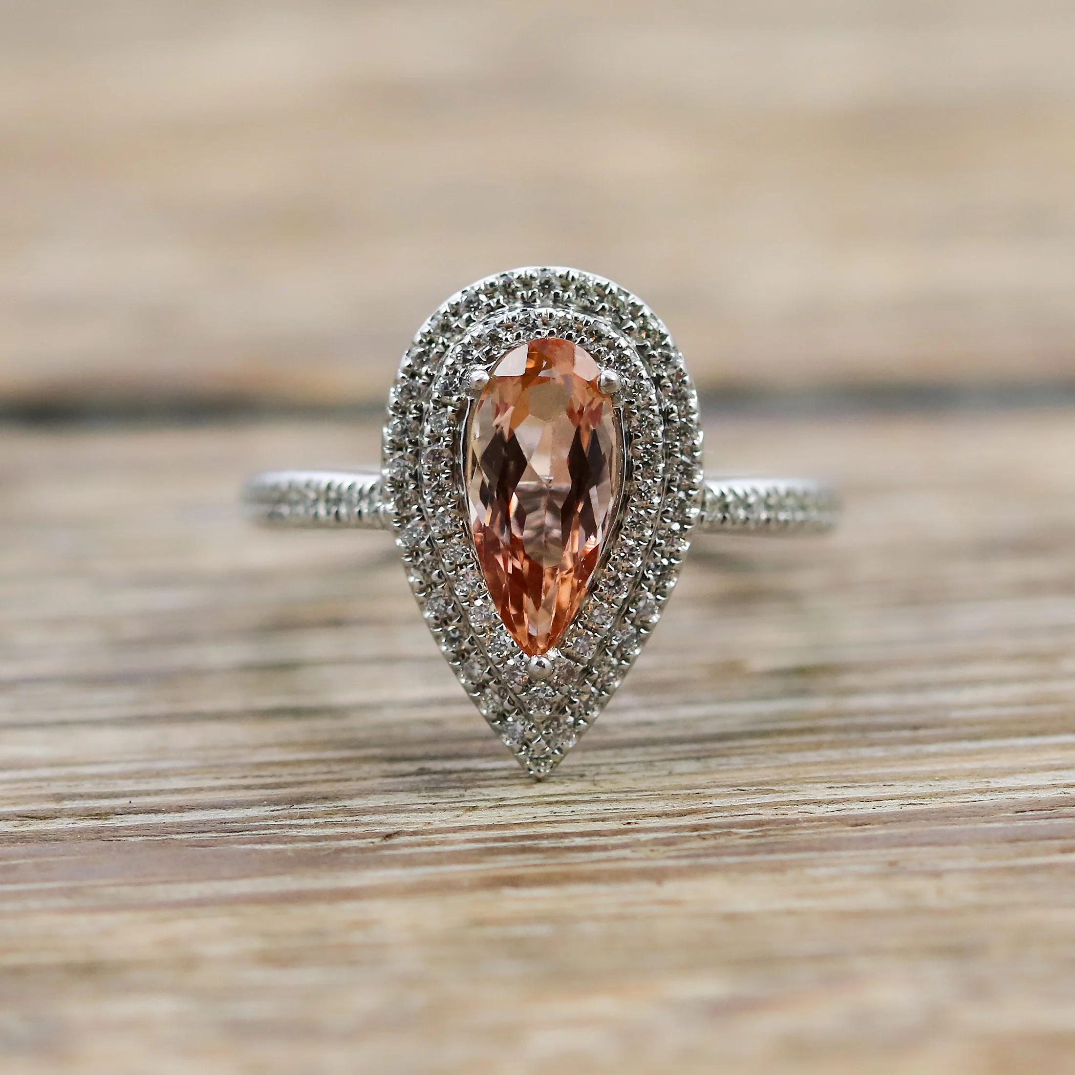 1.71 Carat Imperial Topaz 18Kt White Gold Diamond Ring - Image 3