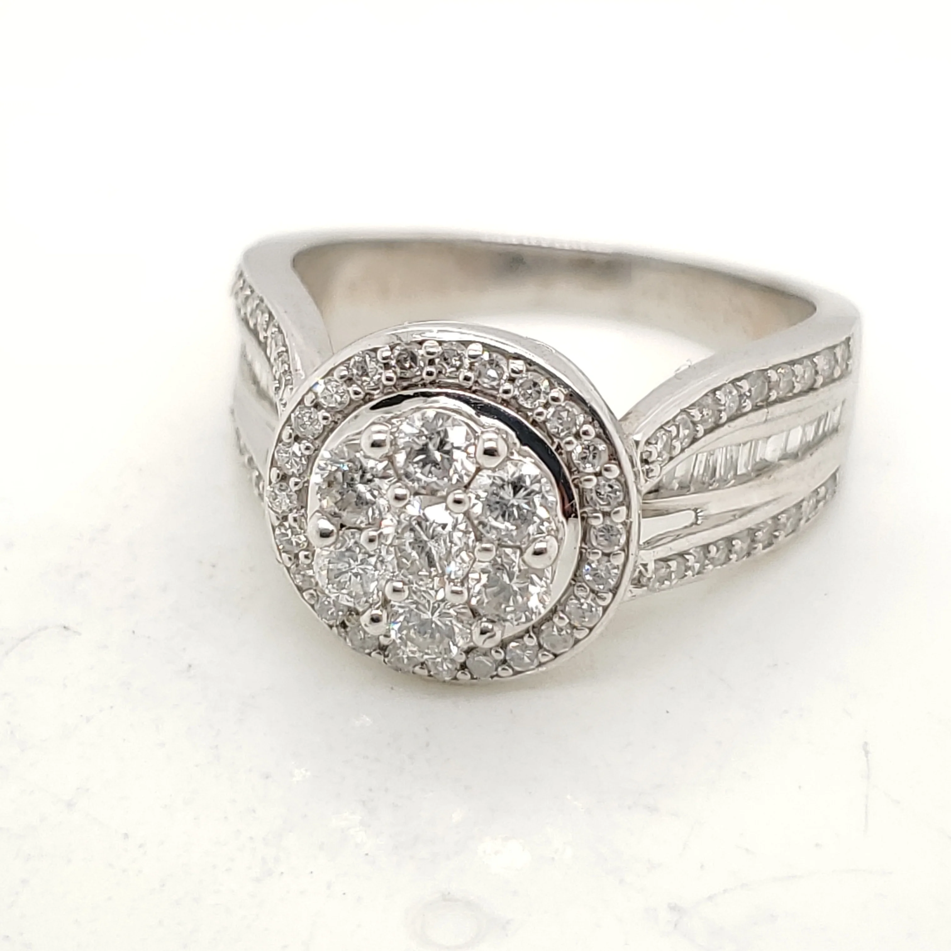 10kt White Gold Round and Baguette Cut Diamond Ring