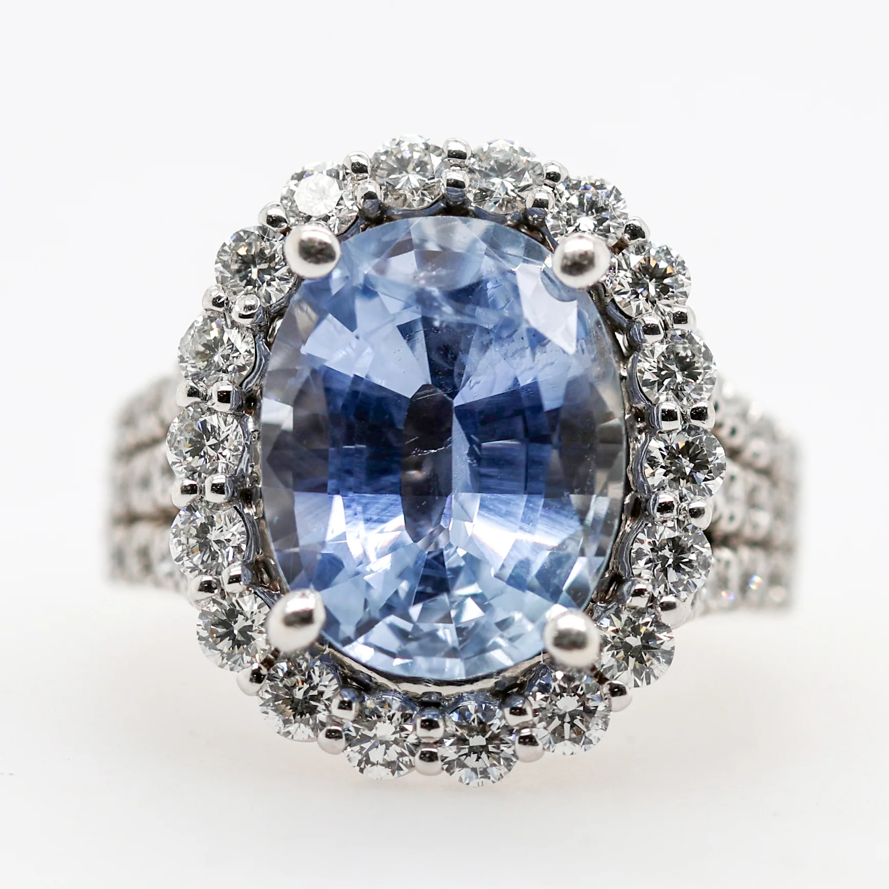 14Kt White Gold 9.52 Carat No Heat Ceylon Sapphire And Diamond Ring - Image 3
