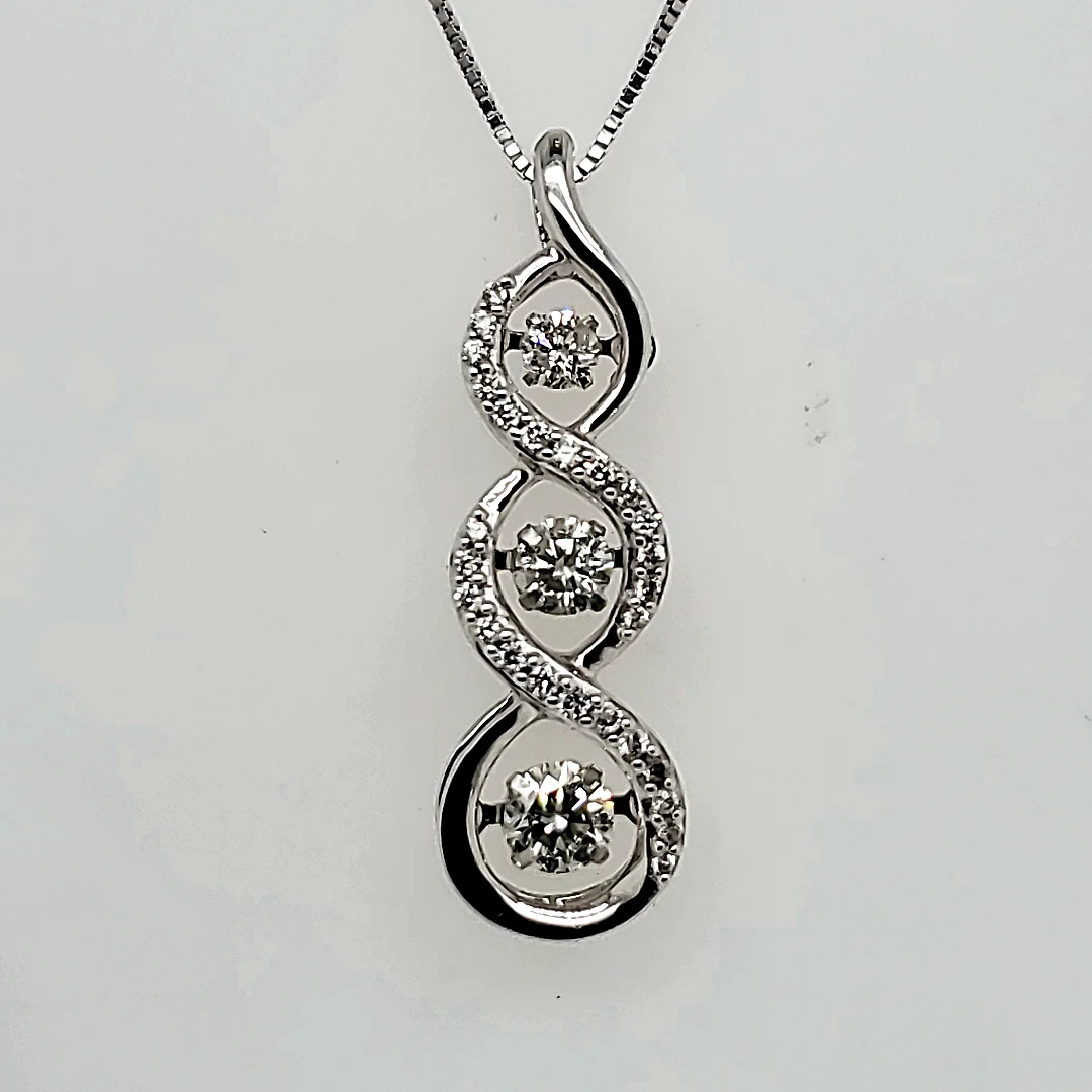 14Kt White Gold Diamond Pendant Necklace