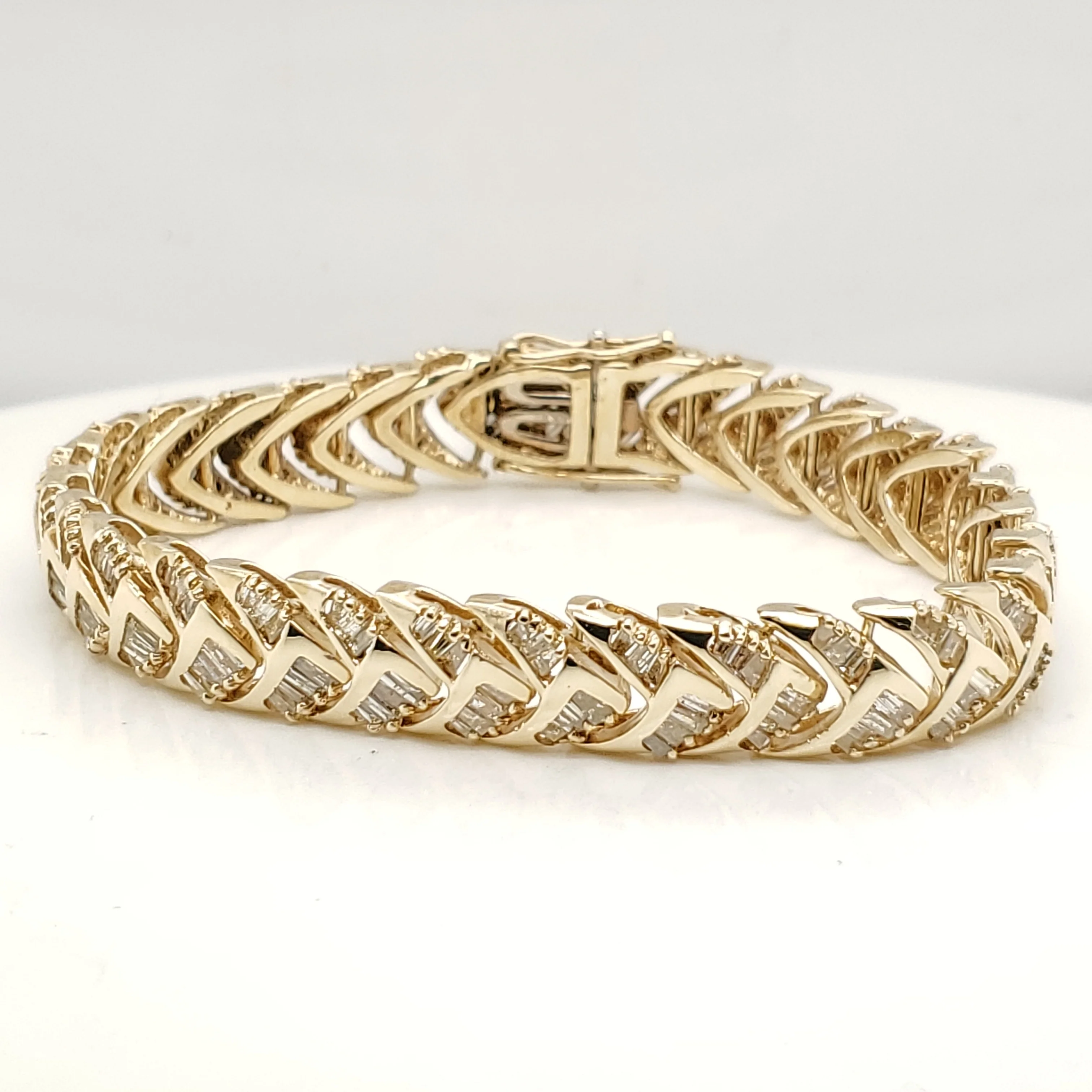 14kt Yellow Gold Baguette Diamond Bracelet
