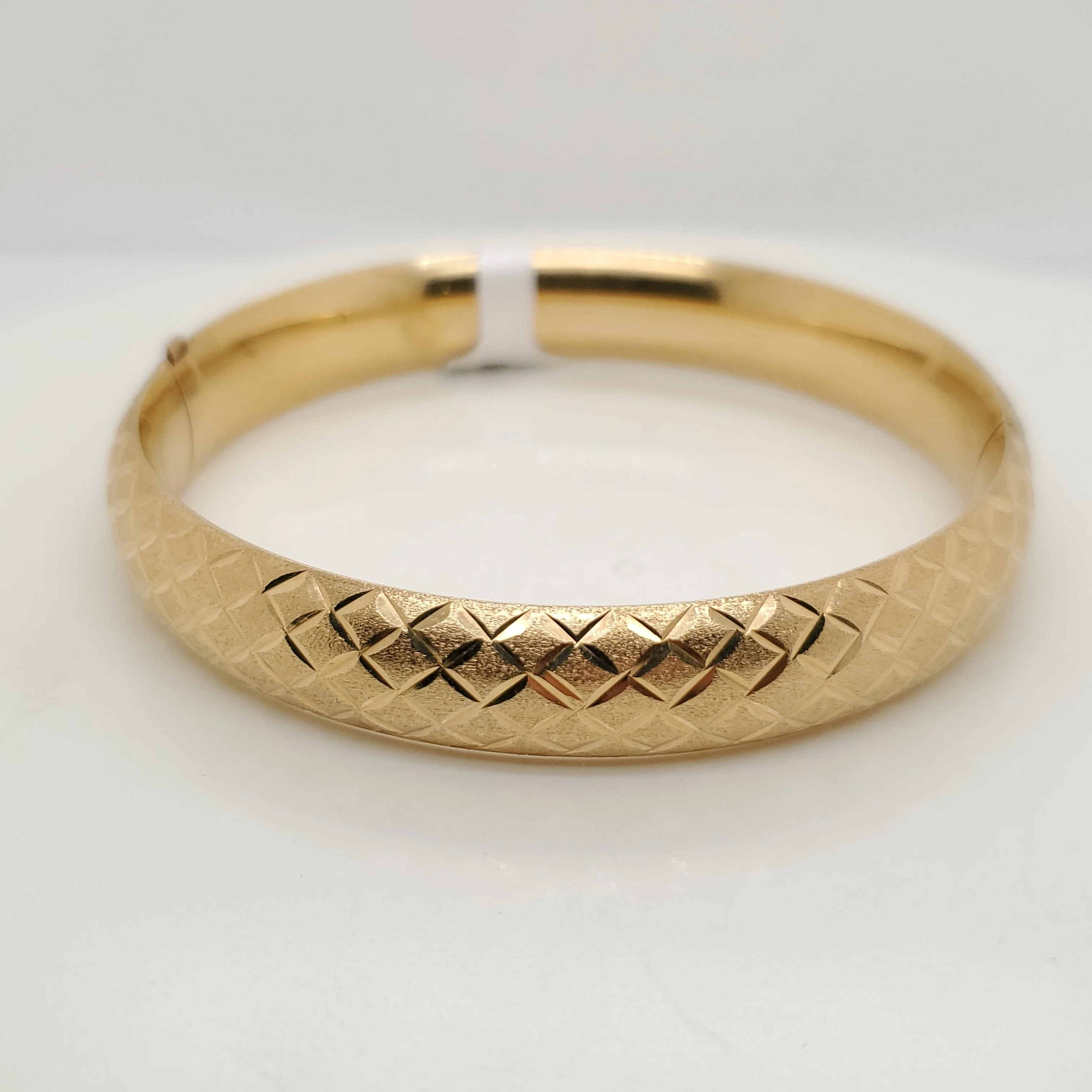 14Kt Yellow Gold Bangle Bracelet