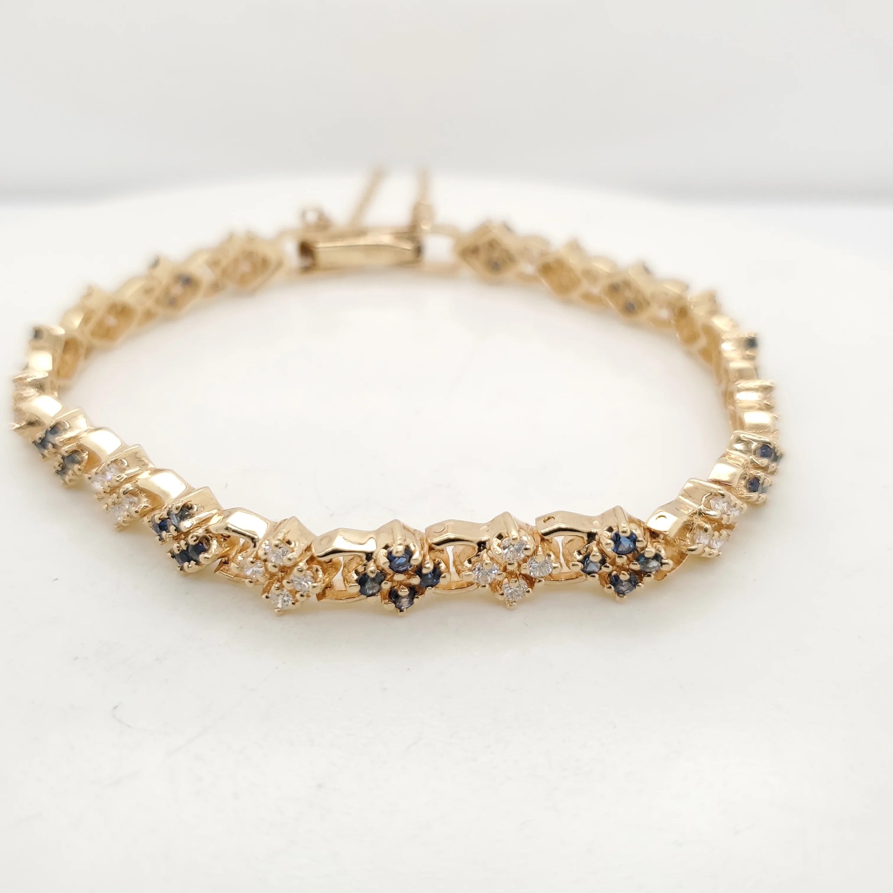 14kt Yellow Gold Diamond and Sapphire Link Bracelet
