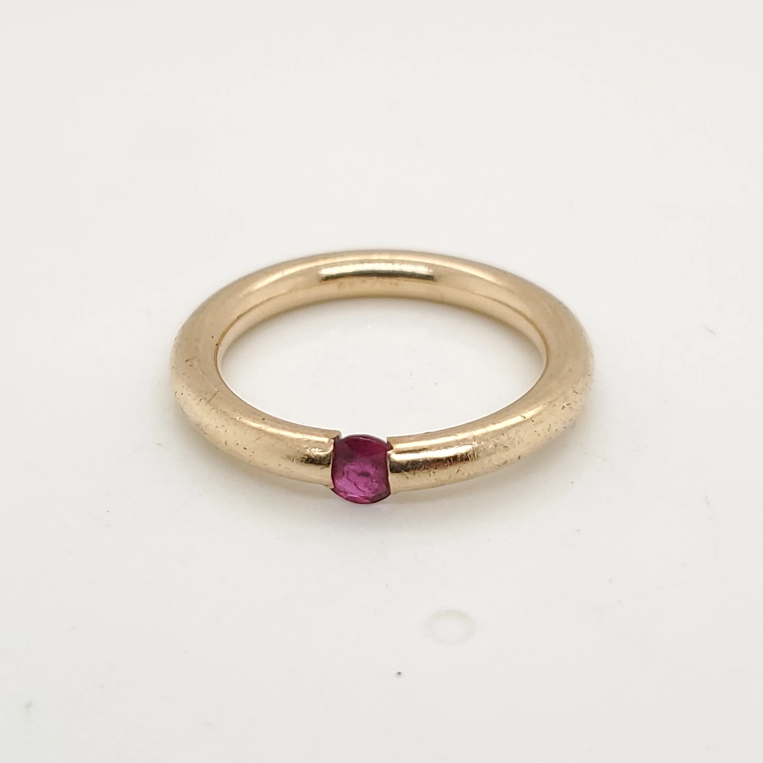 14kt Yellow Gold Ruby Ring