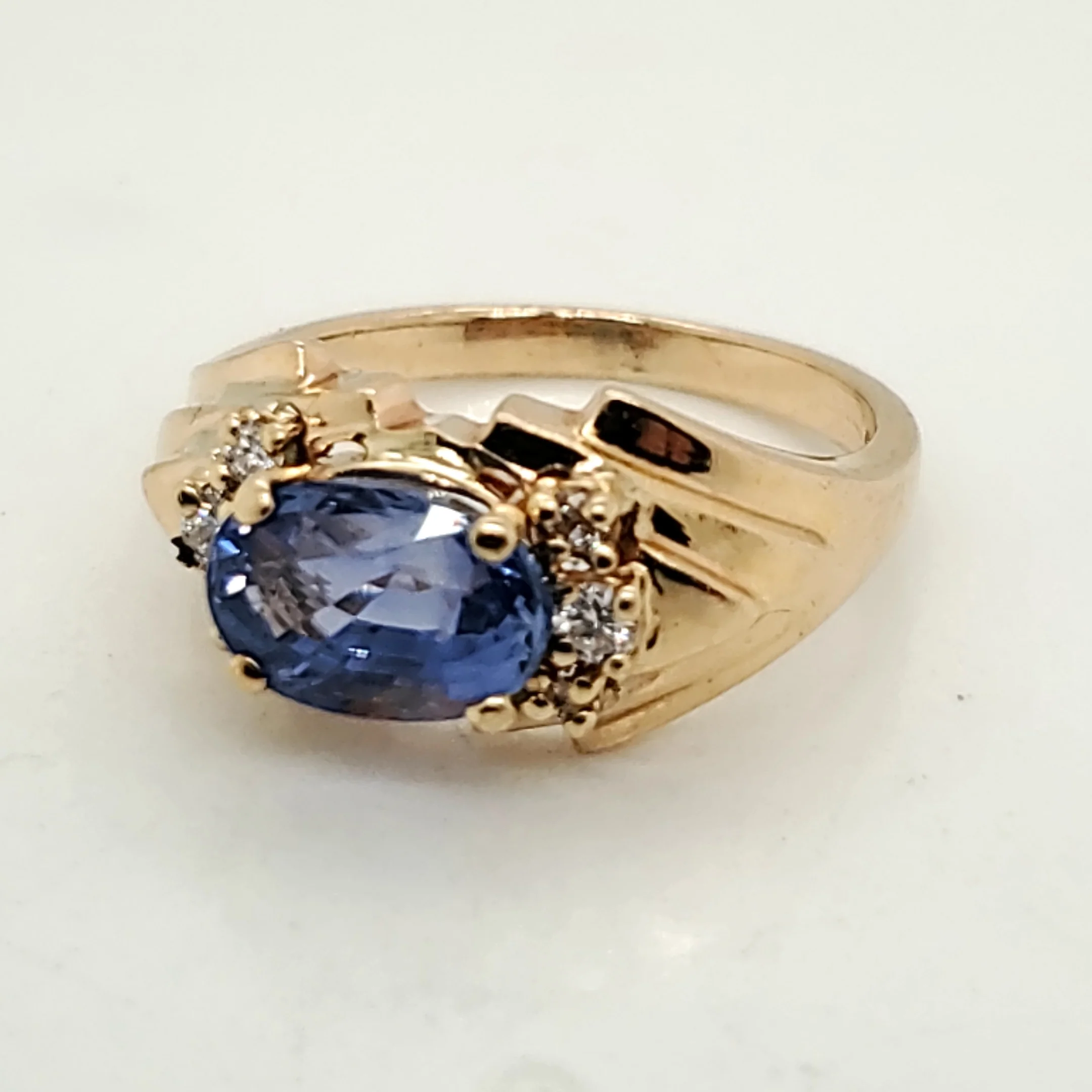 14Kt Yellow Gold Sapphire And Diamond Ring