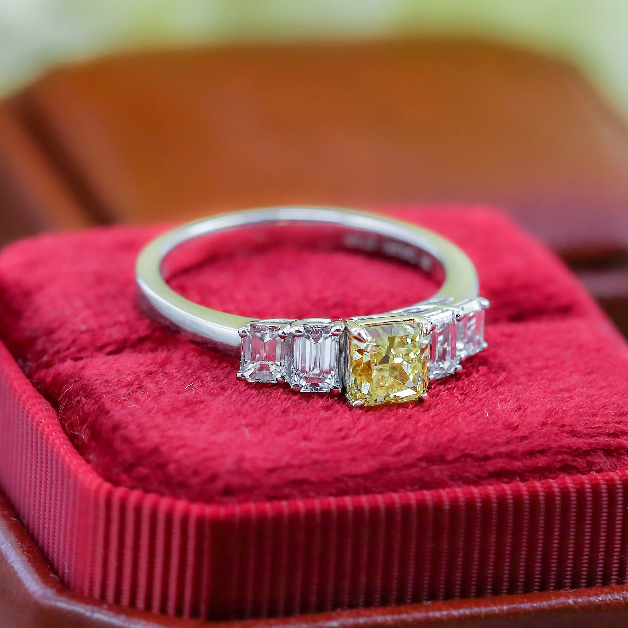 18Kt Gold Fancy Intense Yellow Radiant Cut Diamond Engagement Ring - Image 3