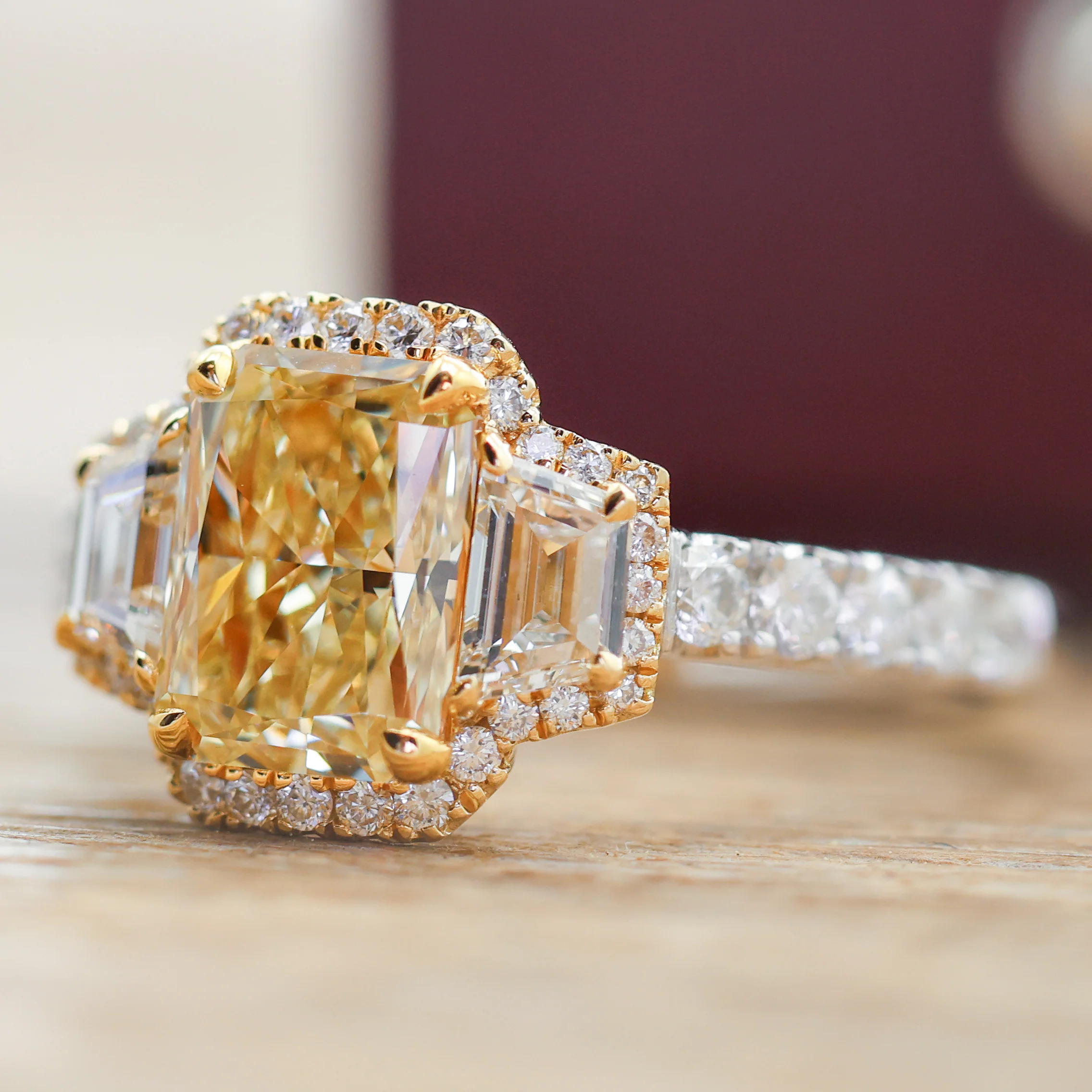 18kt White And Yellow Gold 2.07Ct GIA Fancy Yellow VVS1 Radiant Cut Diamond Ring - Image 3