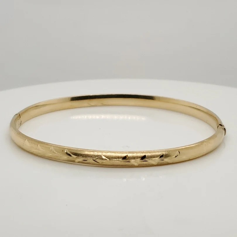 18Kt Yellow Gold Bangle Bracelet