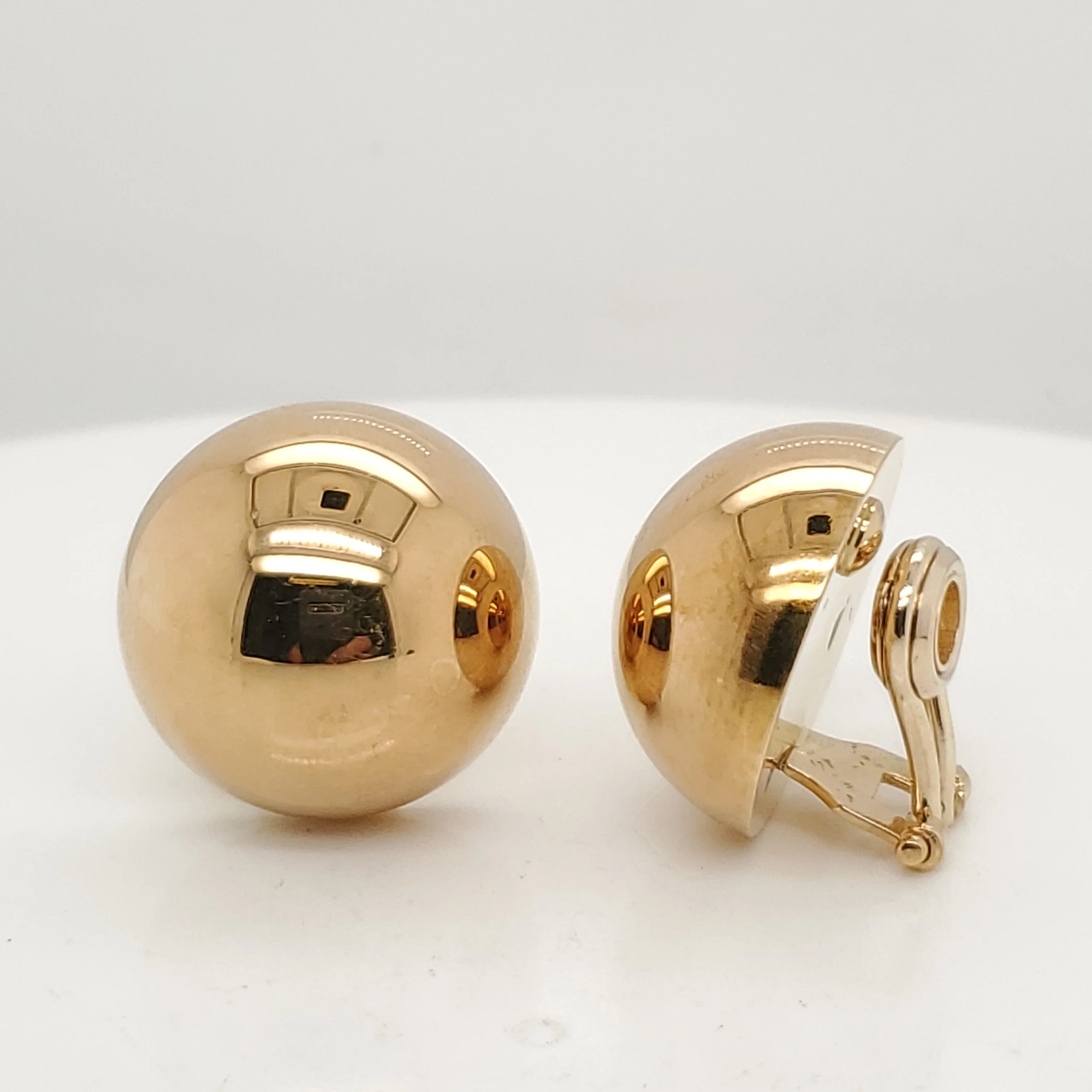18kt Yellow Gold Clip On Earrings