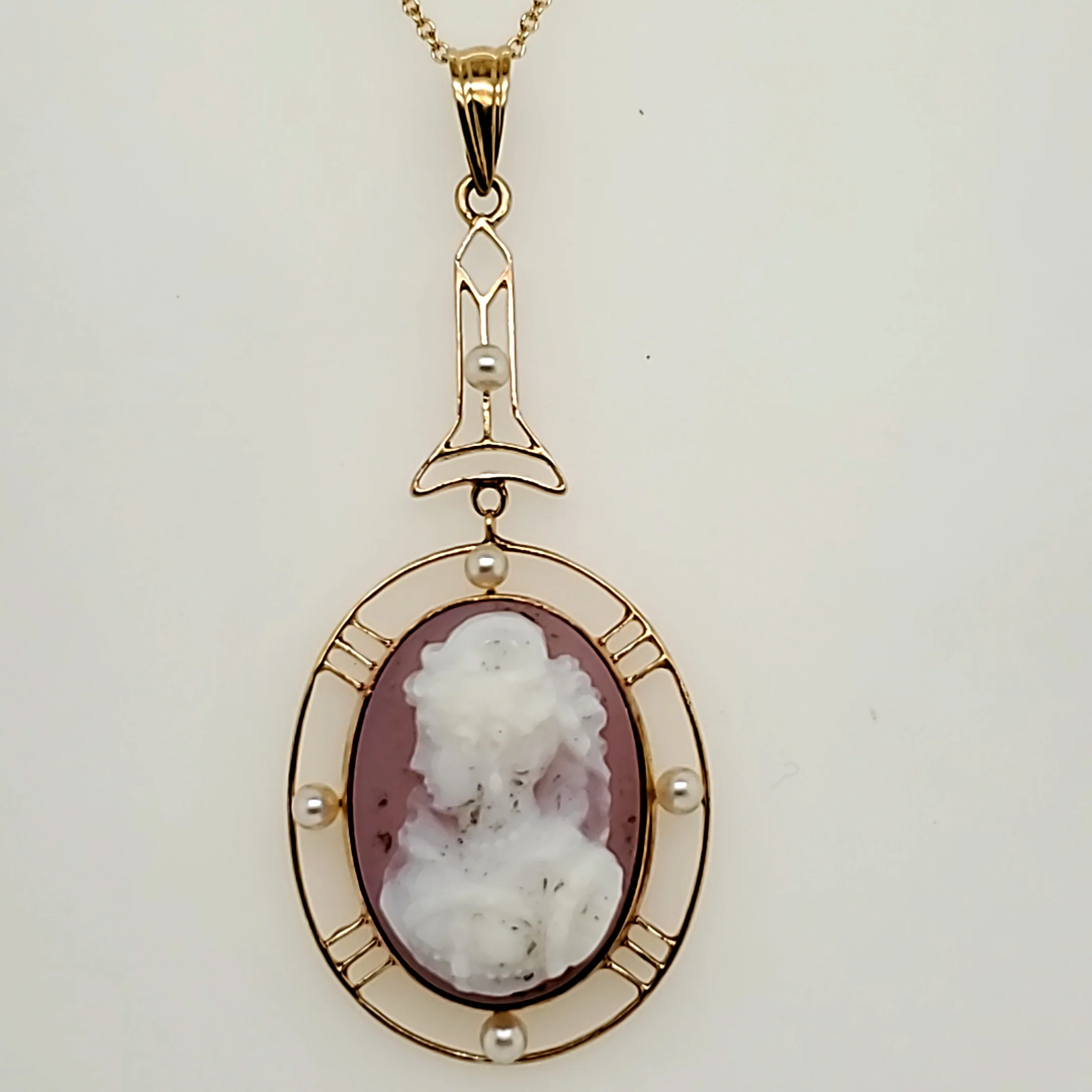 Antique Victorian Hard Stone Cameo Pendant