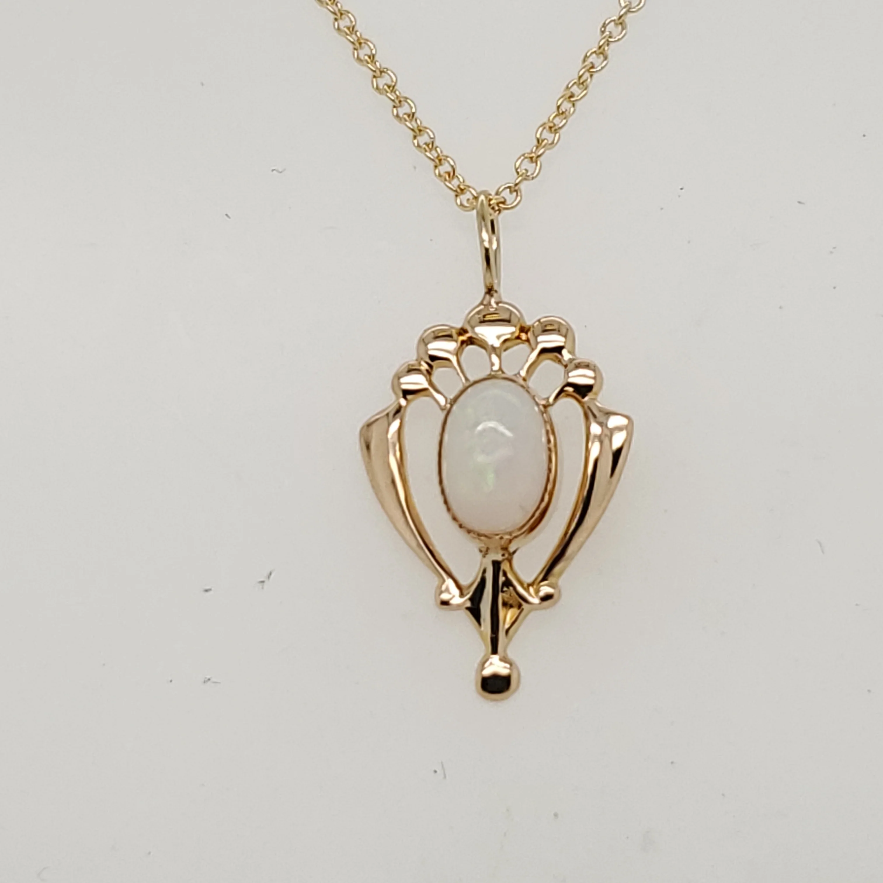 Art Deco 14kt Yellow Gold Opal Lavalier Pendant Necklace