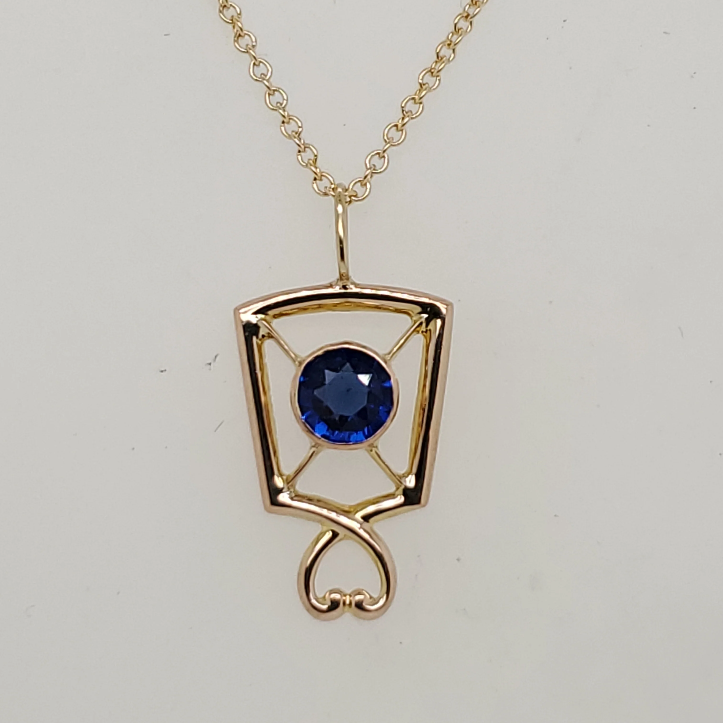 Art Deco 14kt Yellow Gold Sapphire Lavalier Pendant Necklace