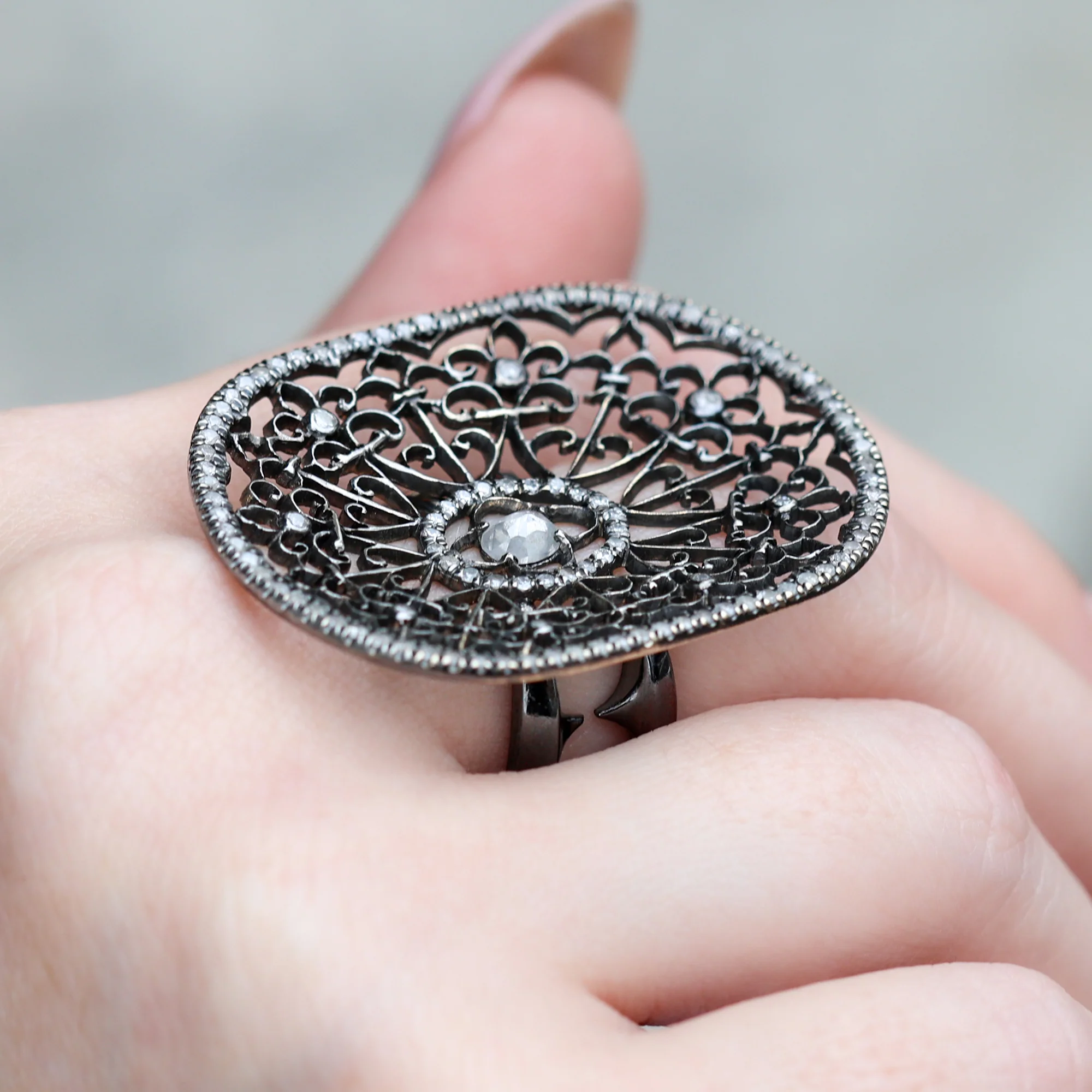 Loree Rodkin 18kt Blackened Gold and Diamond Spider Web Ring - Image 3