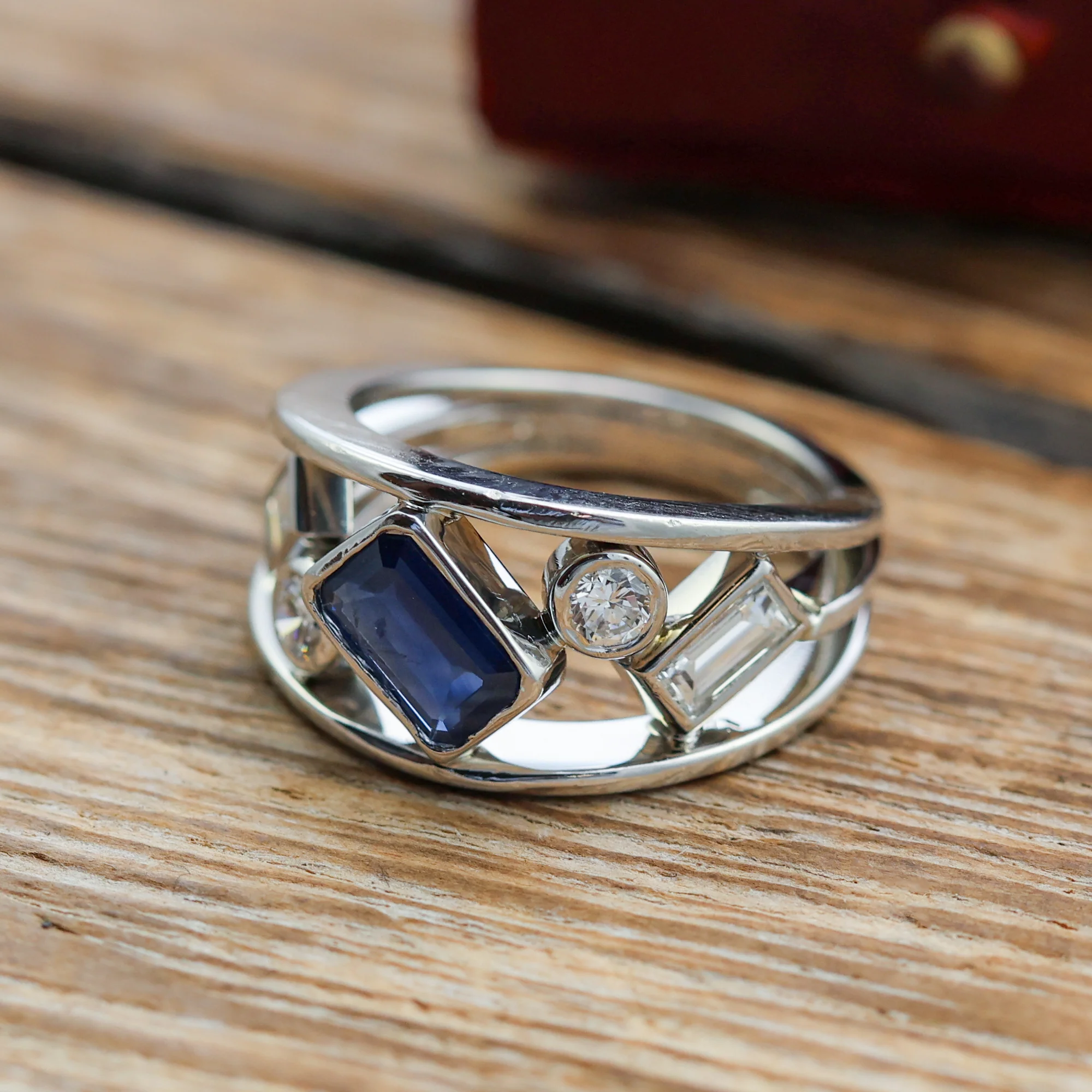 Platinum diamond and sapphire ring - Image 3