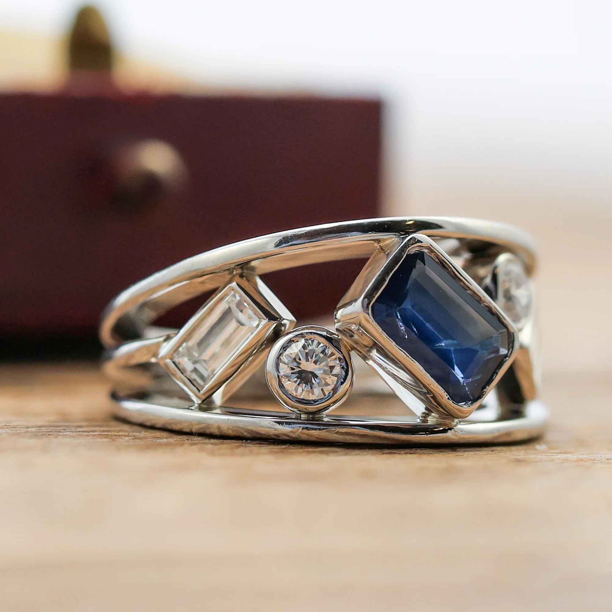 Platinum diamond and sapphire ring - Image 4