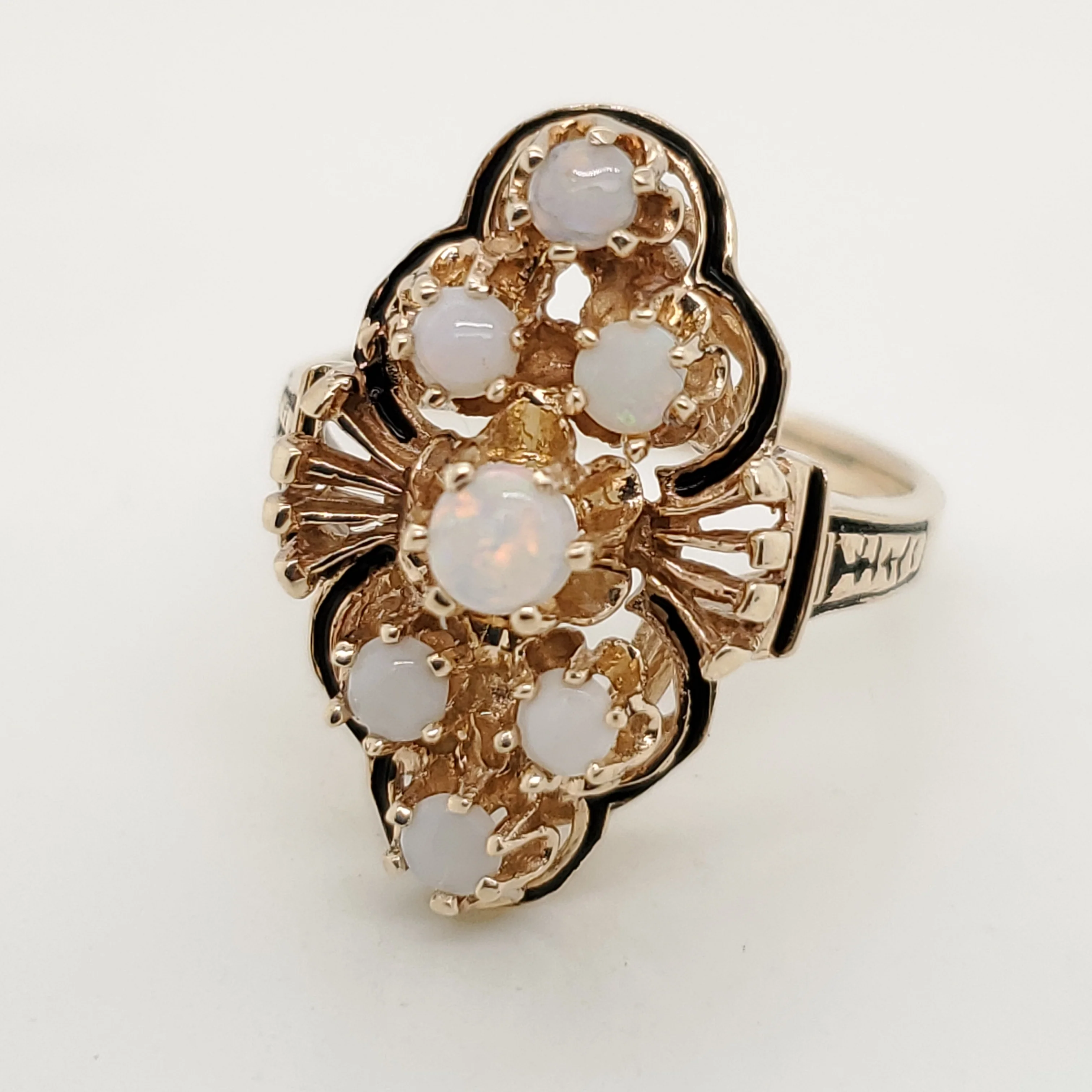 Vintage 10kt Yellow Gold Opal Ring