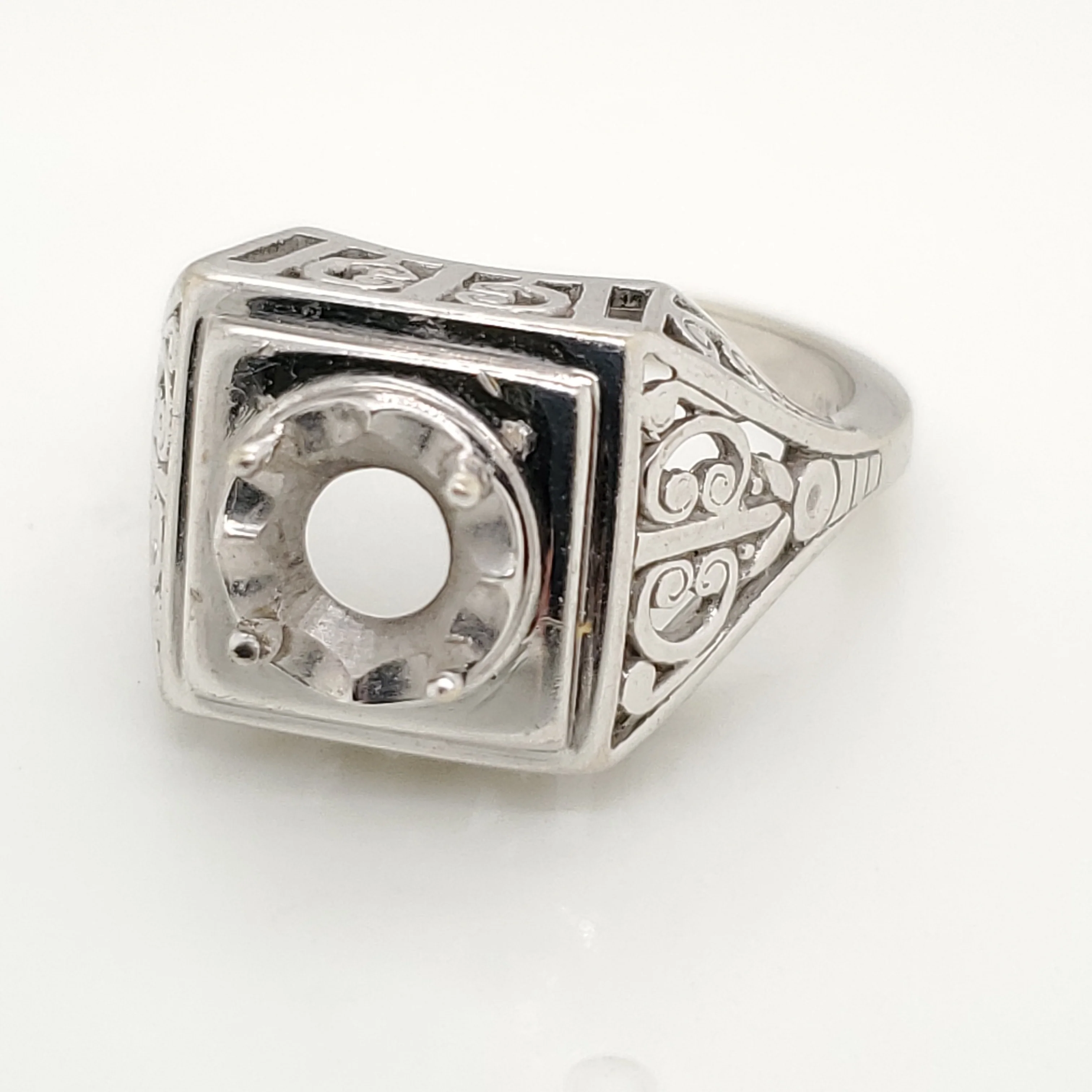 Vintage 14kt White Gold Filigree Ring Mounting
