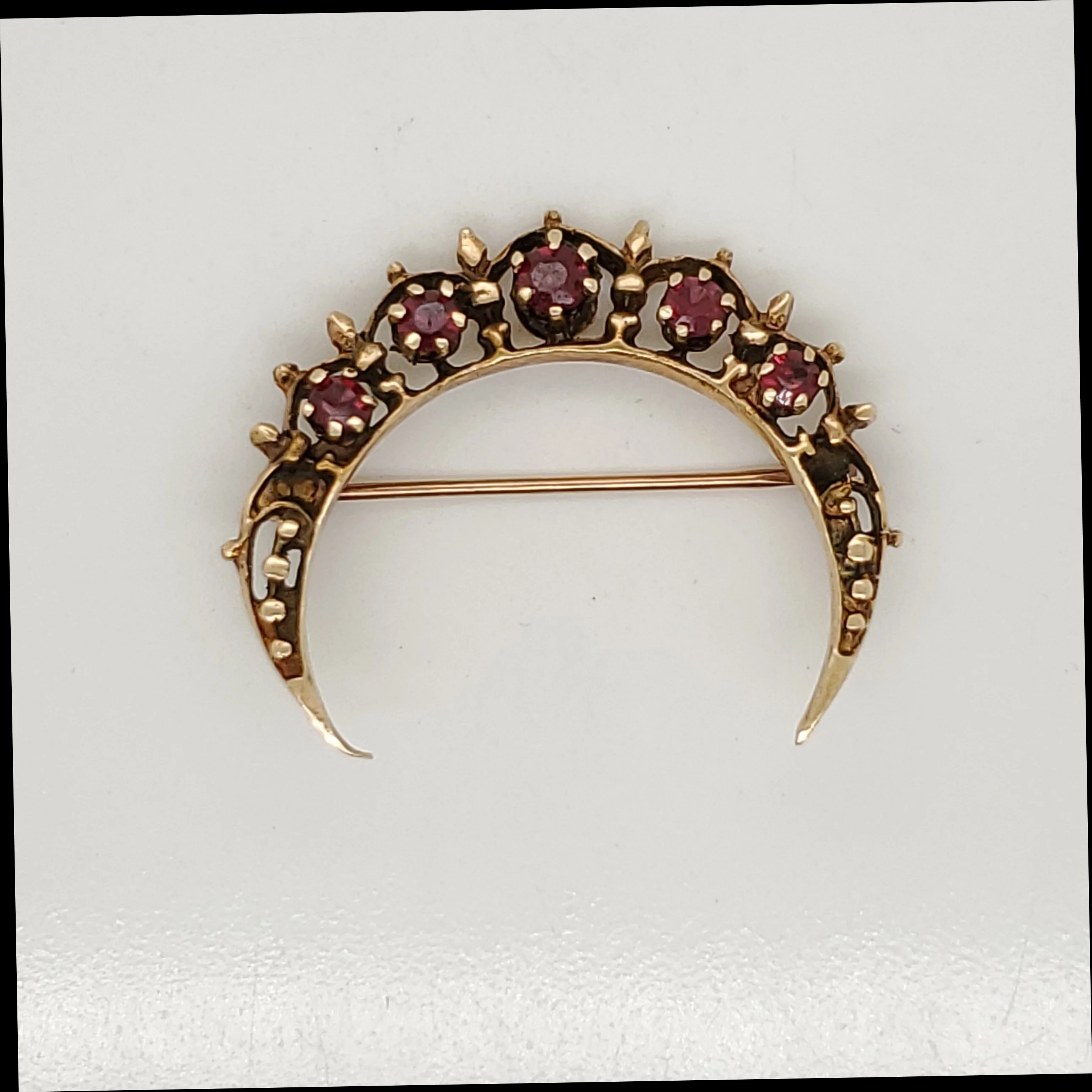 Vintage 14Kt Yellow Gold And Garnet Crescent Brooch
