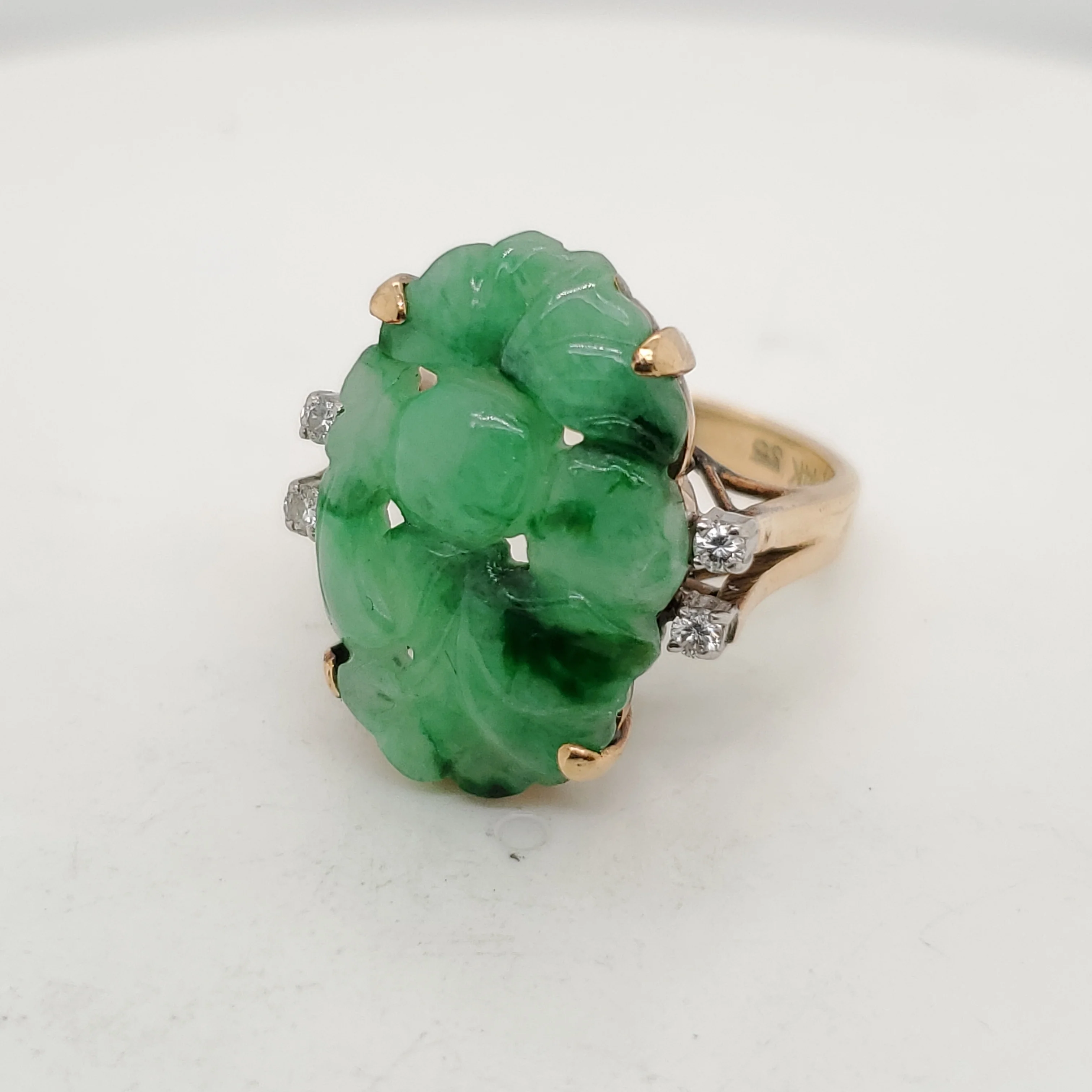 Vintage 14kt Yellow Gold Jadeite Jade and Diamond Ring