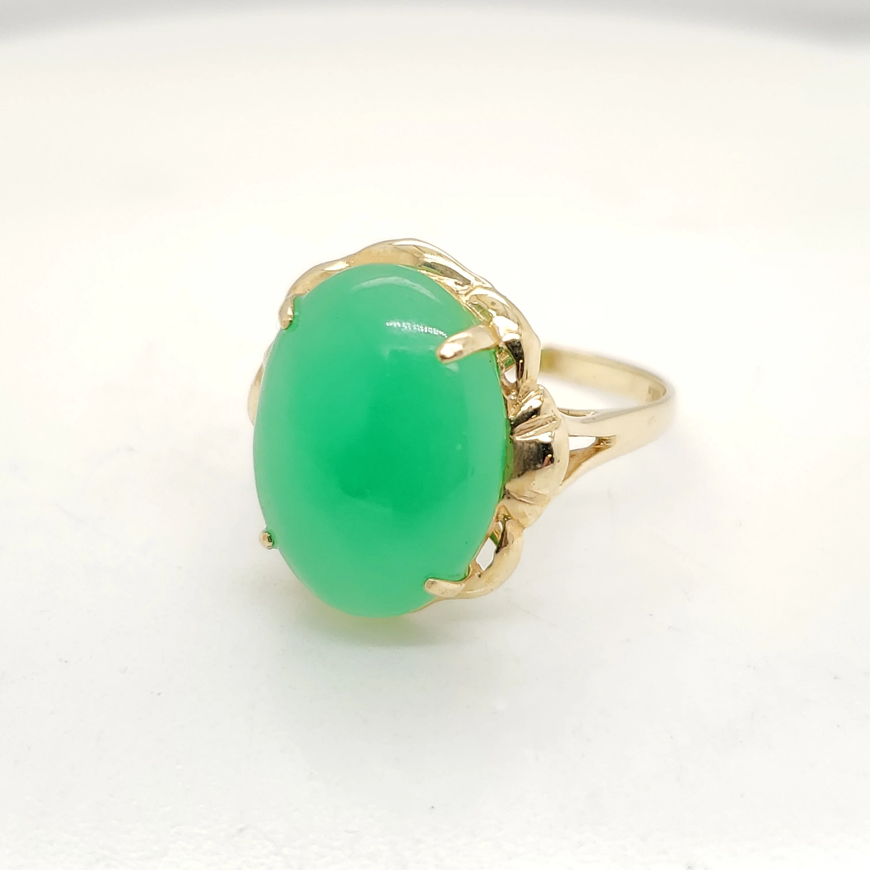 Vintage 14Kt Yellow Gold Jadeite Jade Ring